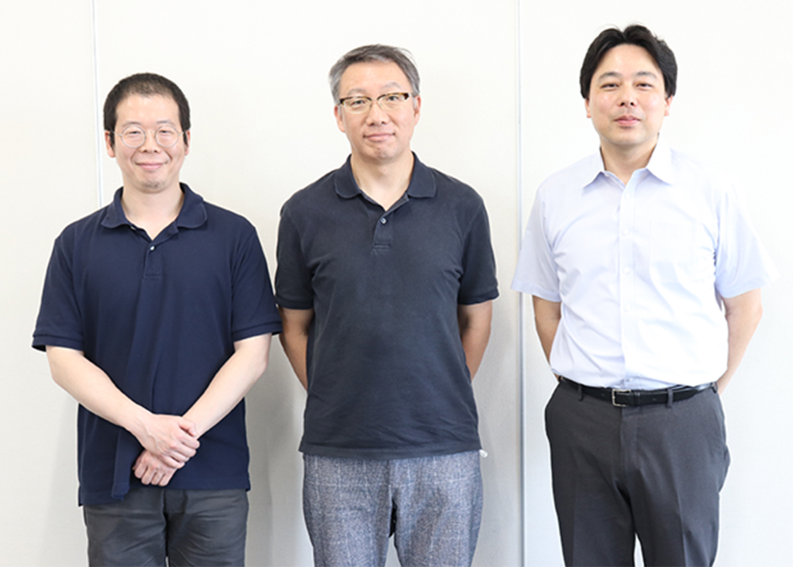 左から千葉県流山市資産税課の森賀奈生係長、遠藤圭課長補佐、山田大輔課長補佐